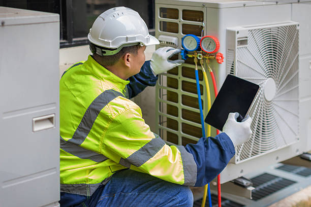 Professional Hvac Installation technician working in Harrisburg, IL
